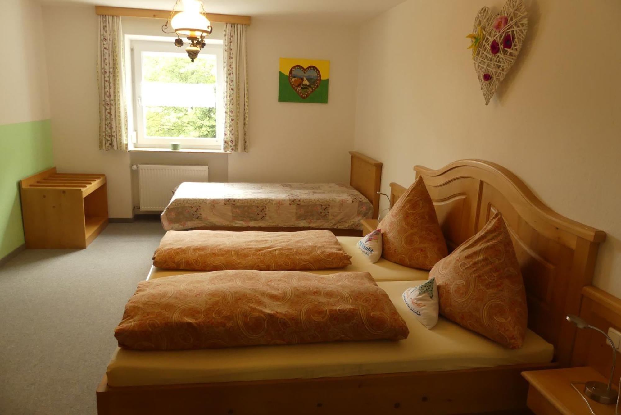 Ferienwohnungen Haus Kunterbunt เบิร์ชเทสกาเดน ภายนอก รูปภาพ
