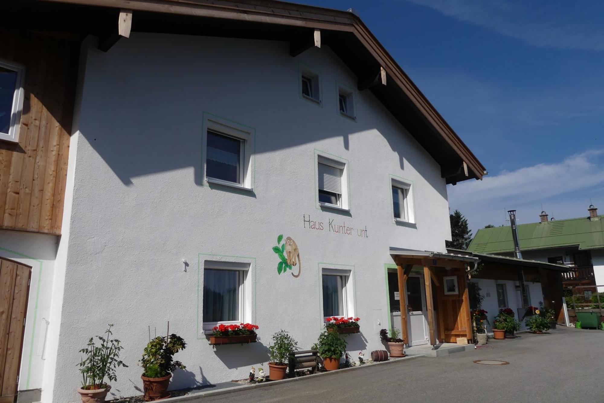 Ferienwohnungen Haus Kunterbunt เบิร์ชเทสกาเดน ภายนอก รูปภาพ